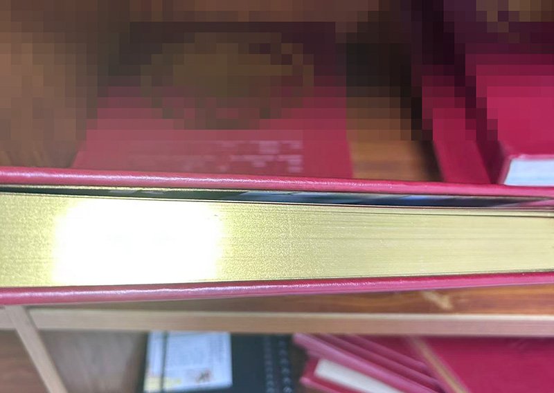 gilded book edges
